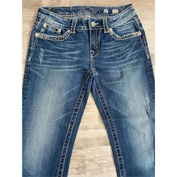 Miss Me Capri Jeans Cropped Distressed Rhinestone Flap Pockets Women’s Size 27 - Picture 2 of 7